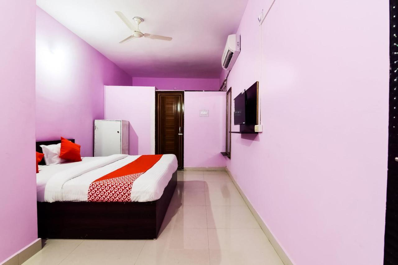 Oyo 43422 Bijaya Palace Hotel