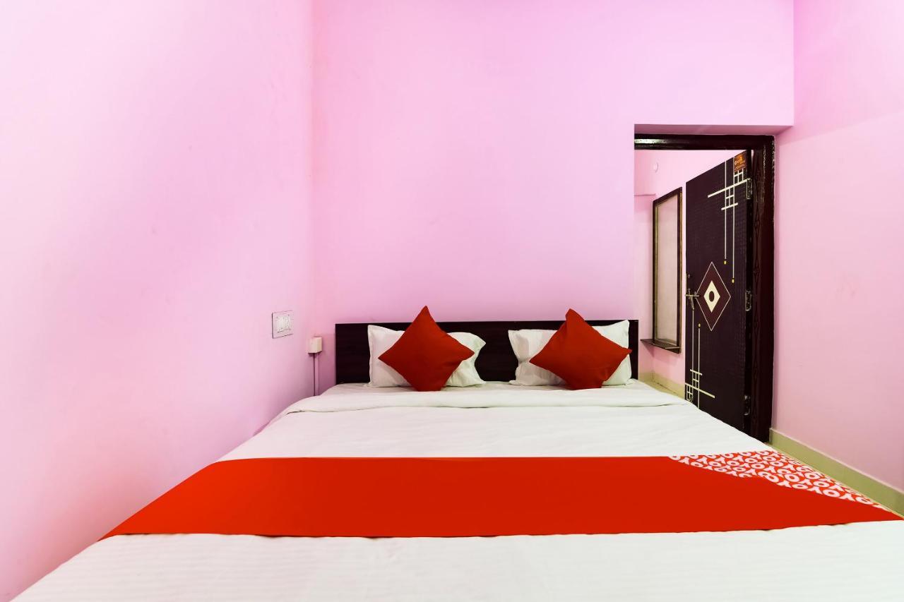 Oyo 43422 Bijaya Palace Hotel 3*